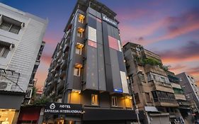 Fabhotel Sayeeda International - 600M From Park Circus 7 Point